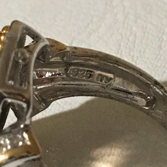 Wonderful Sterling Silver Ladies Ring Size 10 - Picture 4 of 4